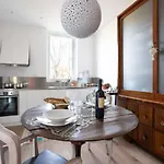 Villa Depandance Villa, Garden&privat Pargking